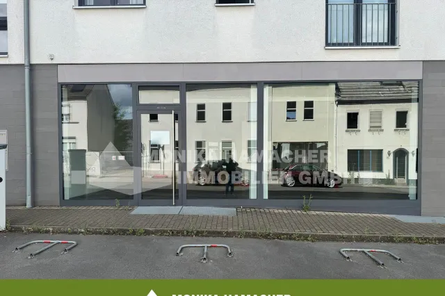Außenansicht + Stellplätze
