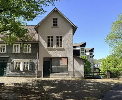 ***PREISREDUZIERUNG***
Historisches Ein-/Zweifamilienhaus in Zentrumslage von Wissen!