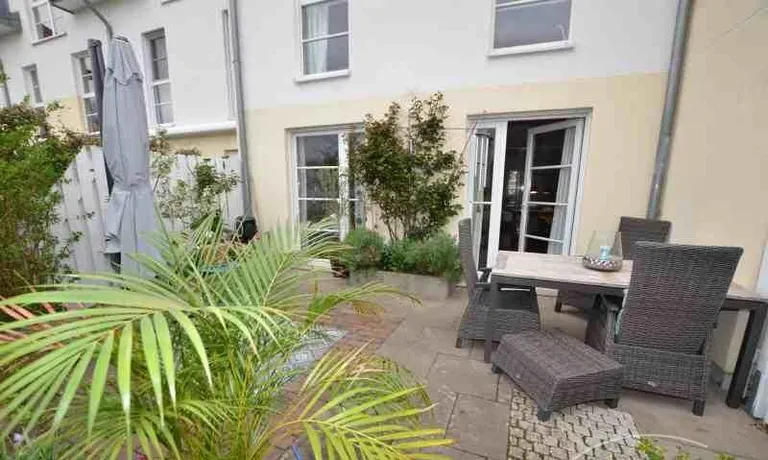 Garten mit Terrasse