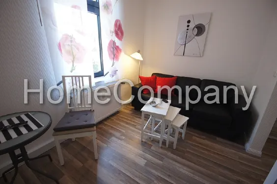 Moderne und komplett möblierte Wohnung als Hotelalternative, Straßenbahn zur City, kurze Fahrzeit zur A 43 und A 40