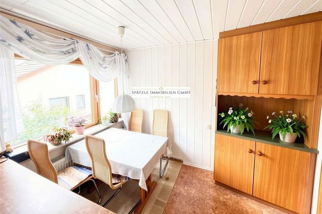 Hauptwohnung Küche - Esszimmer - (KI generiert)