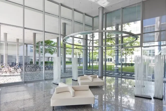 Eingangsbereich (©Deka Immobilien)