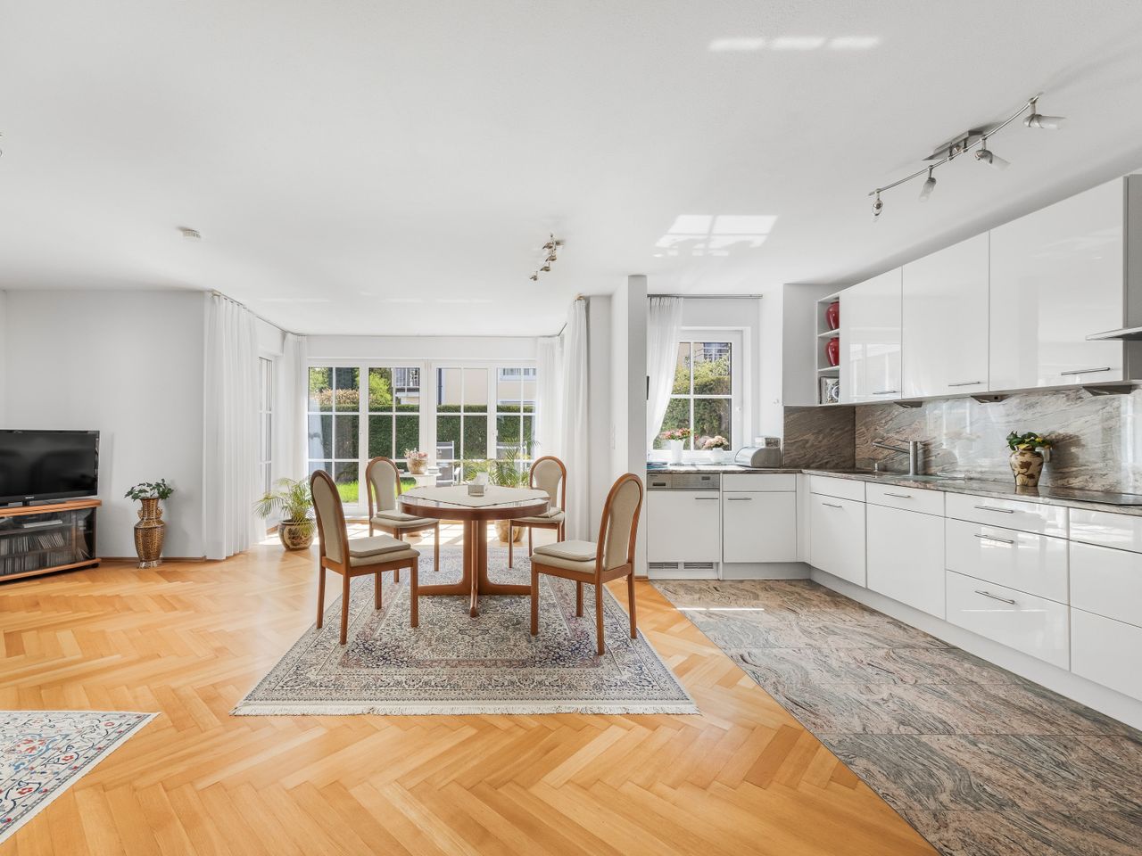 Wohn- und Essbereich