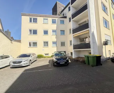 Großzügig geschnittenes Appartement in gepflegtem Mehrfamilienhaus mit Aufzug in Königswinter