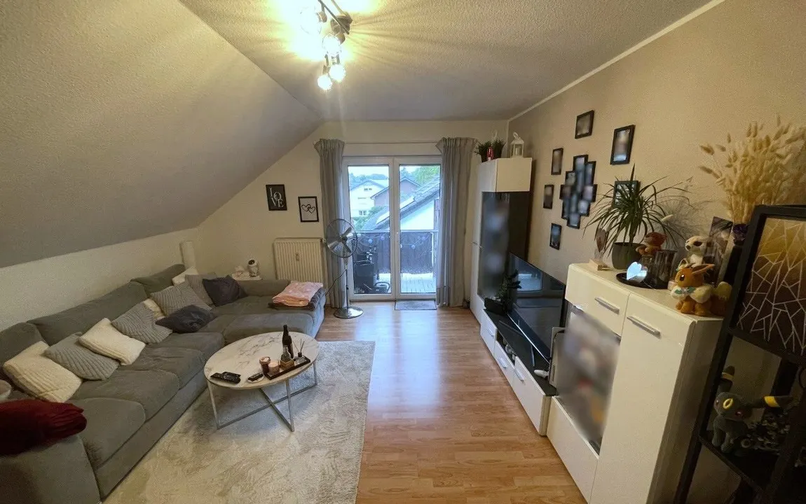 Helle 2-Zimmer-Wohnung mit Balkon & Stellplatz