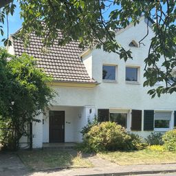 Charmante Doppelhaushälfte in begehrter Lage von Flehe