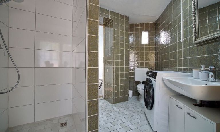 Badezimmeransicht1