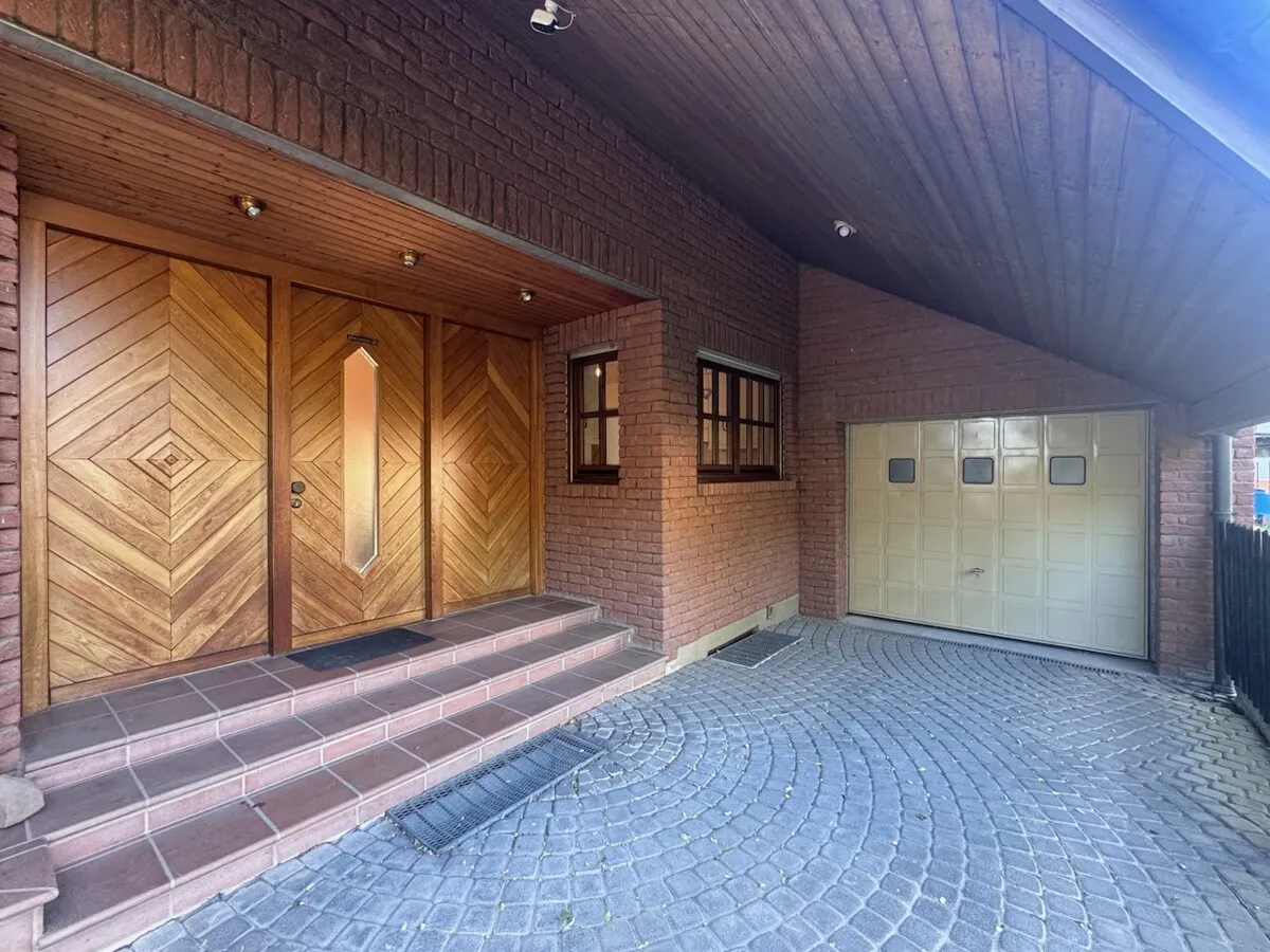 Hausansicht Zufahrt
