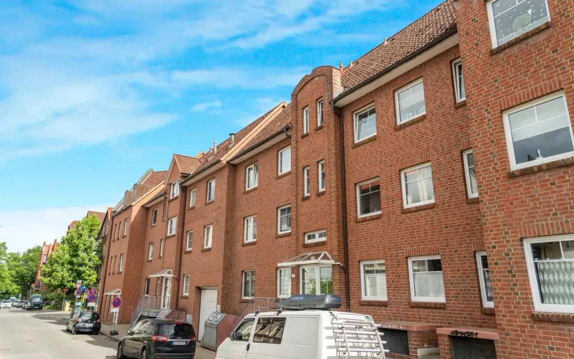 Reserviert ohne Internetauftritt: 2-Zimmer-Wohnung mit Balkon & Tiefgaragenstellplatz