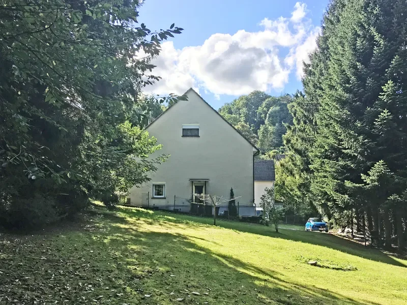 Ein-/Zweifamilienhaus in Windeck
