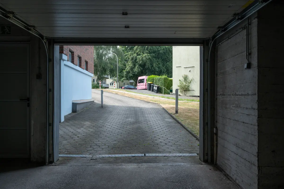 Einfahrt Tiefgaragenstellplatz