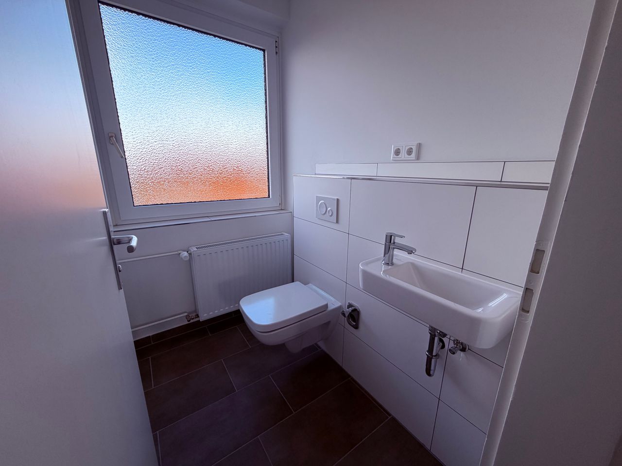 Großzügige 4-Zimmer-Wohnung mit Balkon nach Komplettsanierung - Foto 3