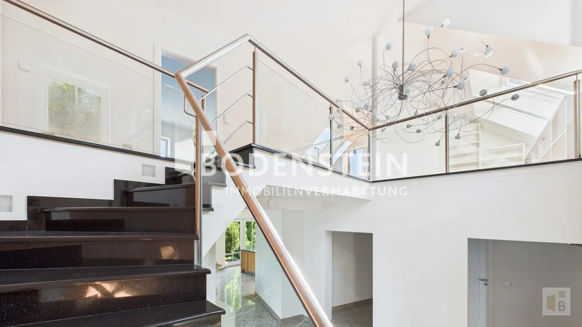 Treppe zum OG