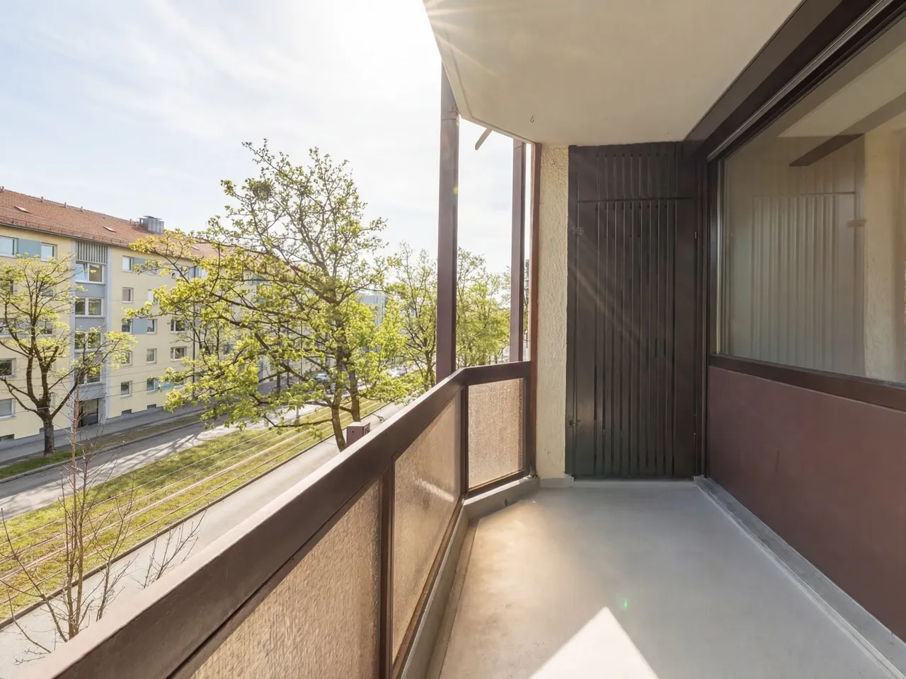 Balkon mit Abstellkammer