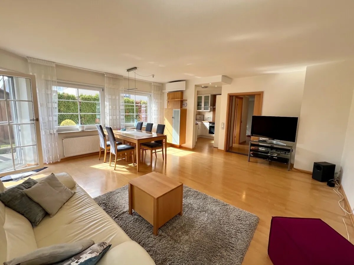 EG | Wohn- und Esszimmer | Blick zur Küche