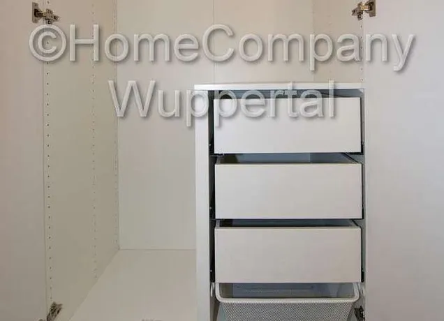 Kleiderschrank Innen