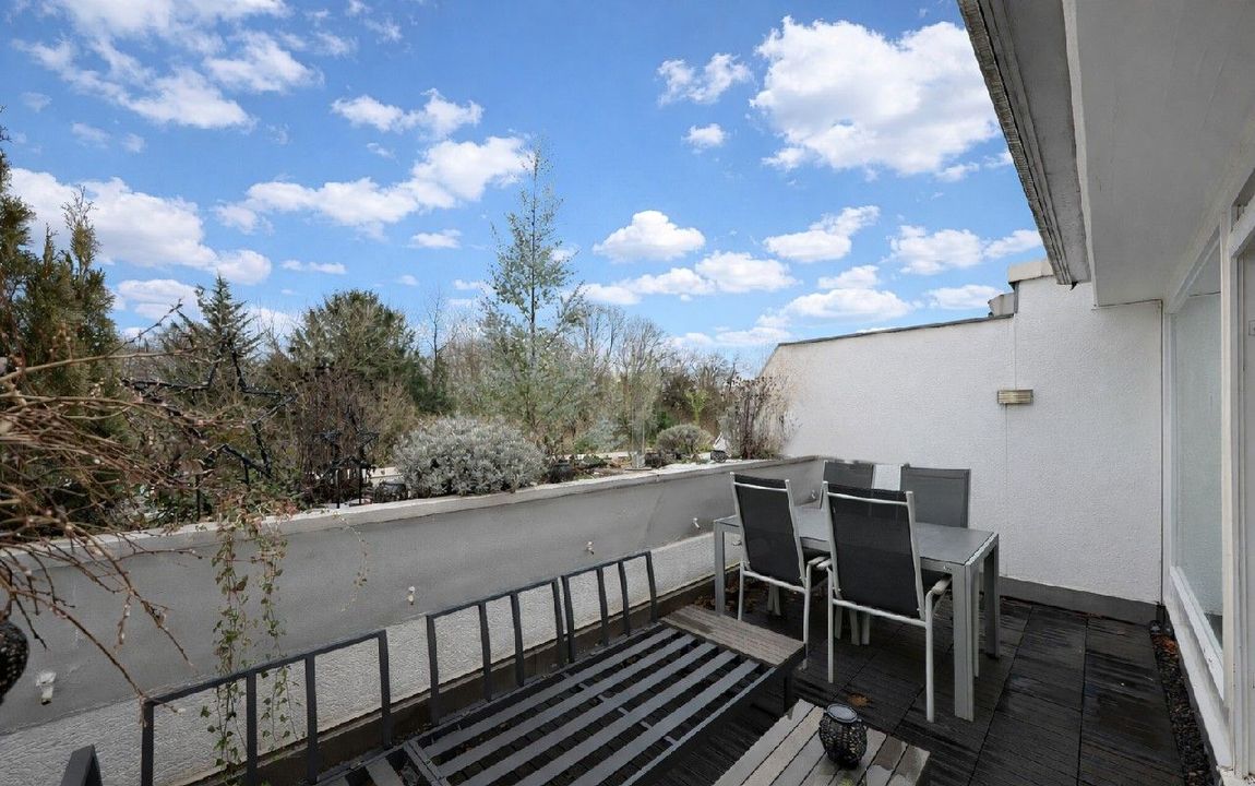 Wohnen in Schildgen: 3-Zimmer-Eigentumswohnung mit großer Sonnenterrasse und Garage