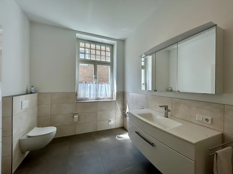 Sanierte Erdgeschosswohnung lädt zum Einzug ein! - Photo 1