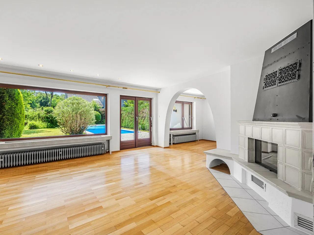 Wohnzimmer mit Kamin