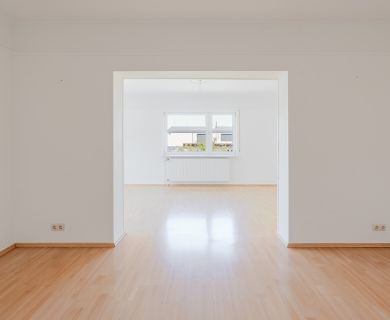 Familienfreundliche 6-Zimmer-Whg mit Garten! - Photo 2