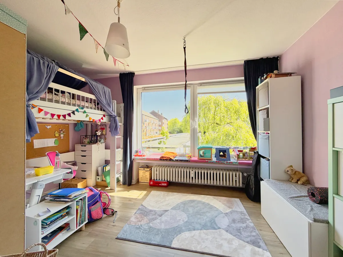 Ein lichtdurchflutetes Kinderzimmer...