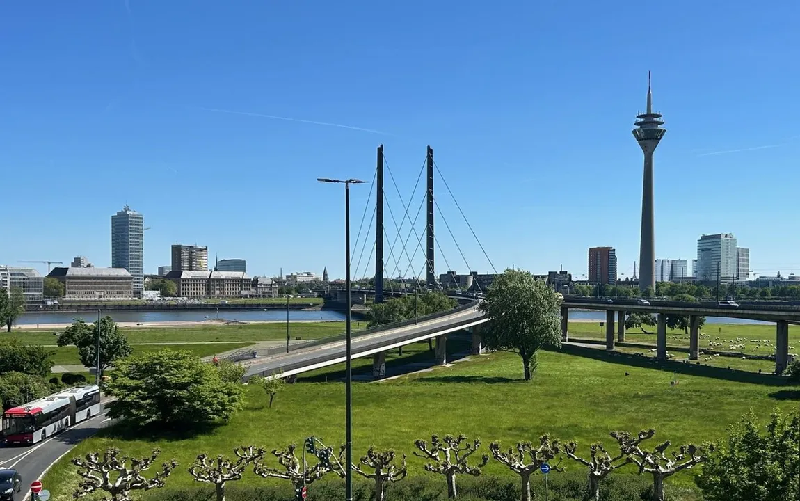 Einzigartige Immobilie (Baudenkmal) in begehrter Lage von Düsseldorf Oberkassel