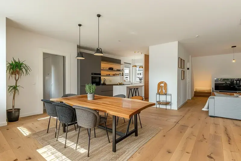 Wohn-Essbereich mit offener Küche