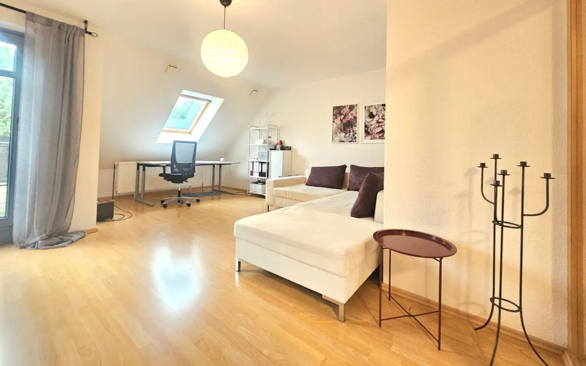 Gemütliche 2-Zimmer-Wohnung mit Balkon in zentraler Lage