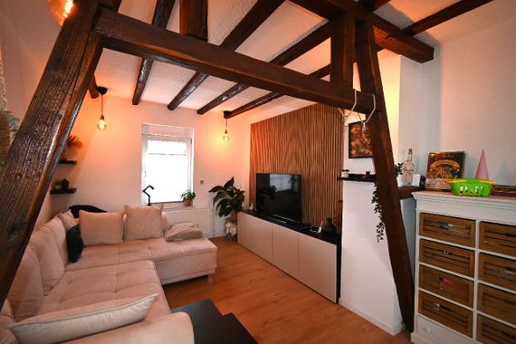 **** Wohnen mit Charme: Einfamilienhaus mit Garten, Carport und Garage.... ****