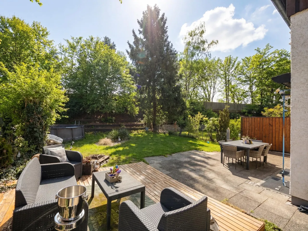 sonnige Terrasse
