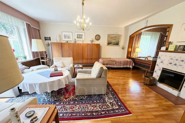 Wohnzimmer mit Kamin