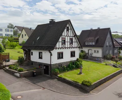 Ein Zuhause mit Herz: Charmantes Einfamilienhaus auf Traumgrundstück