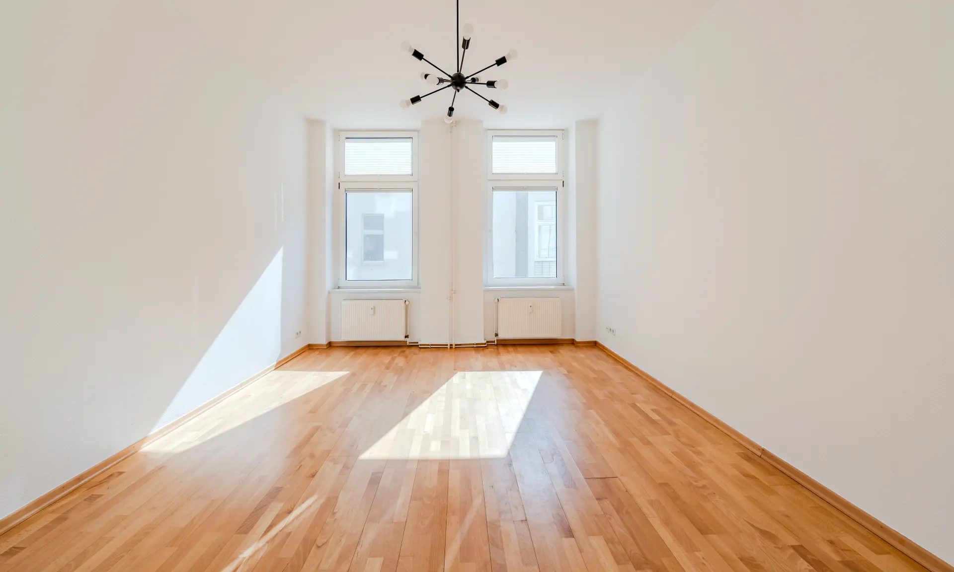 Helle Innenhofwohnung am Akazienkiez – Provisionsfrei, 2 Zimmer, EBK, Tageslichtbad !