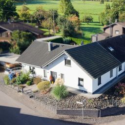Doppelhaus mit zwei separaten Wohneinheiten zwischen Altenkirchen und Weyerbusch!