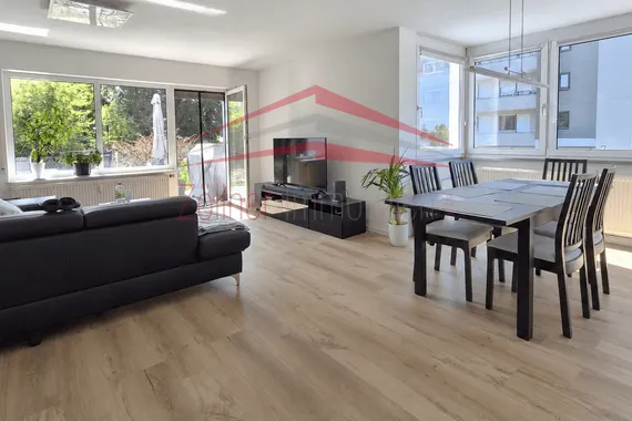 Großzügige 3-Zimmer-Erdgeschosswohnung mit Terrasse, Balkon und kleiner Gartenfläche in Aalen