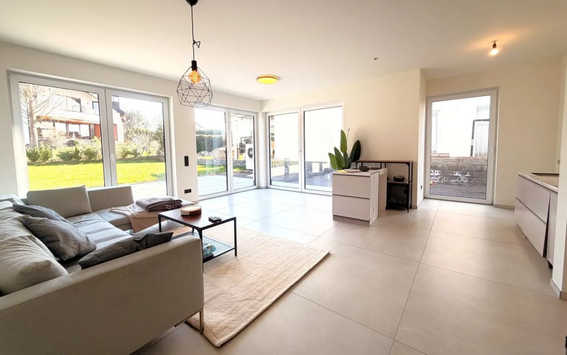 Hochwertige und Helle Erdgeschosswohnung mit großzügiger Terrasse sowie Garten in Neuwied