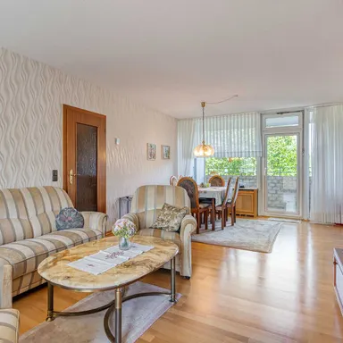 Großzügige 3-Zimmer-Wohnung mit zwei Loggien, Garagenstellplatz und Aufzug