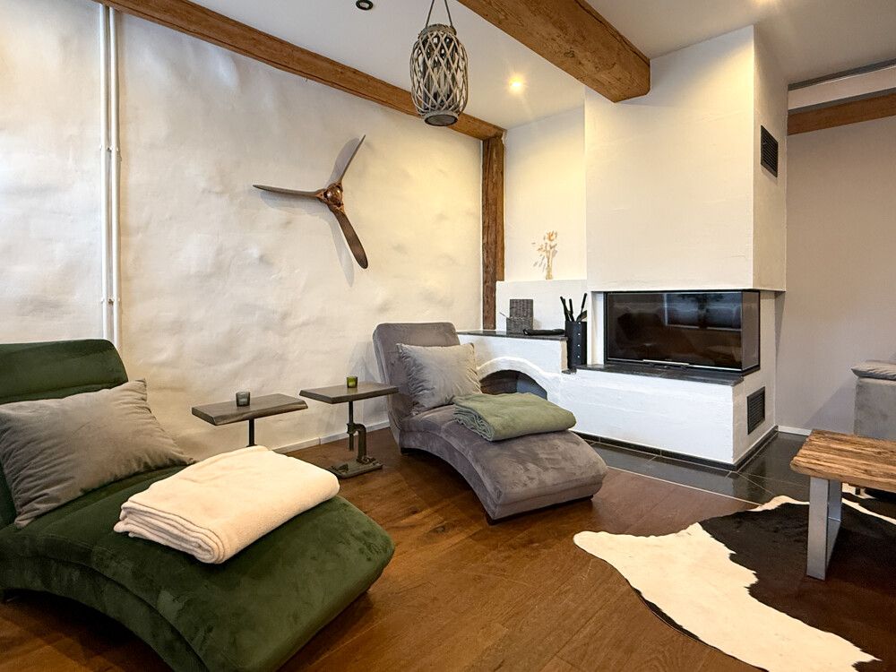 Vorne rechts - Wohnen