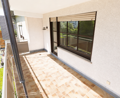 Frisch renovierte 3-Zimmer-Wohnung mit Loggia und Garage in ruhiger Lage - Photo 4