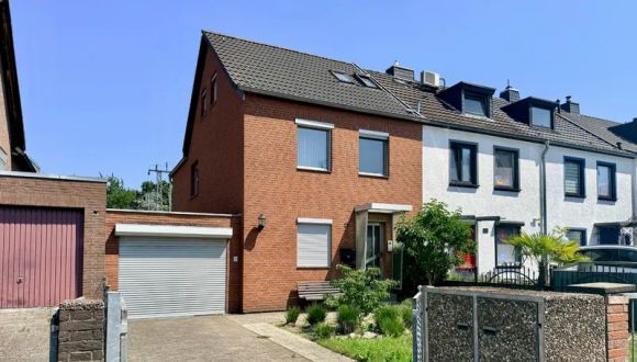 Jetzt neu: Haus zum Kauf in Düsseldorf