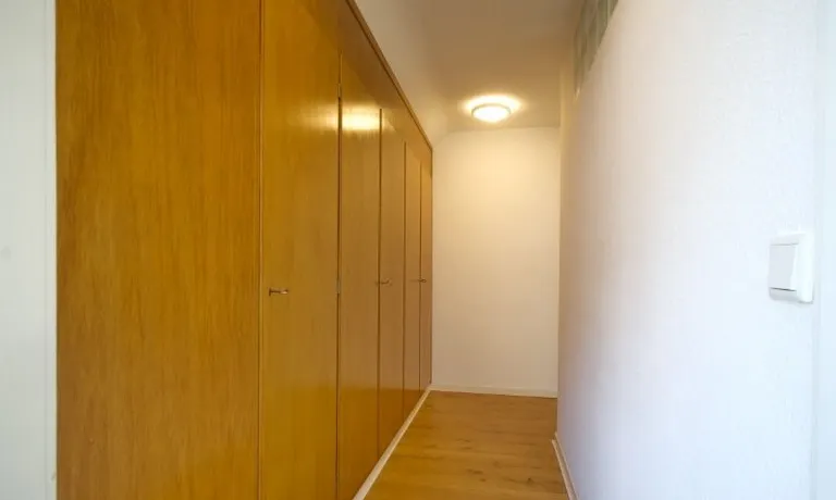 Kleiderschrank