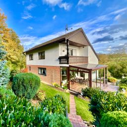 Ein Haus wie es sein soll! Freistehend mit Garage und Wintergarten auf großem Grundstück.