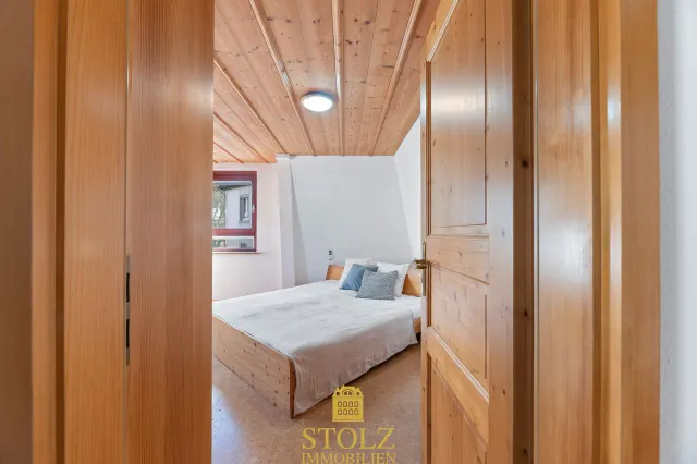 Schlafzimmer 1