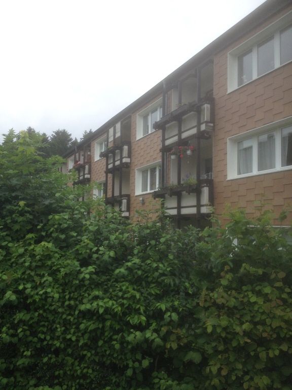 Sanierte 4 Zimmerwohnung im Erdgeschoss mit Dusche , Balkon und Keller - Foto 4