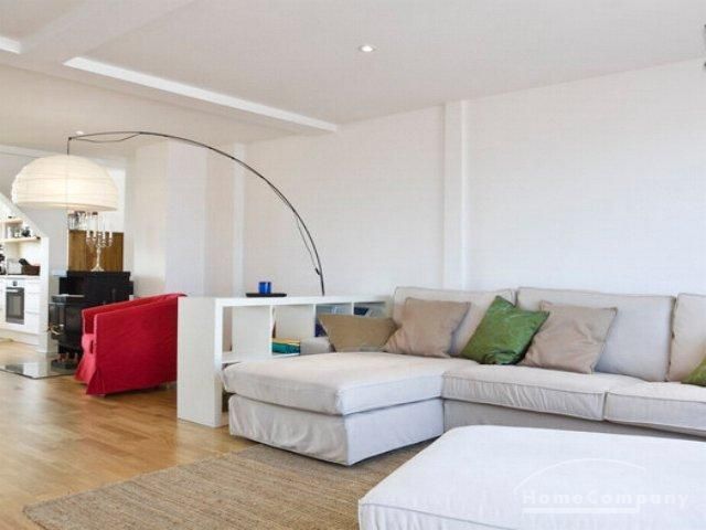 Traum-Dachgeschoss Wohnung mit sonniger Loggia, beste Lage, Berlin Charlottenburg, möbliert - Photo 2