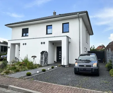 Modernes Zweifamilienhaus – Der Traum vom „Mehrgenerationen-Wohnen“ wird hier wahr!