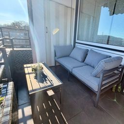 Für Ihre Familie ! Sanierte 4 Zi. Wohnung mit Balkon !