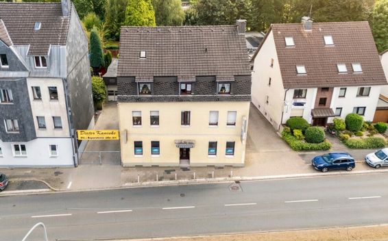 Modernisierte Dachgeschosswohnung inkl. angeschlossenem Dachboden und Terrasse zentral in Schönebeck