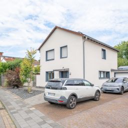 Sommerurlaub im eigenen Garten: Top-modernisiertes EFH mit Schwimmteich (129 m² Wfl.)