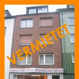 3-Zimmer mit Balkon in zentraler Lage (Nähe Kreisverkehr), modernisiert, gemütlich und schön!!!